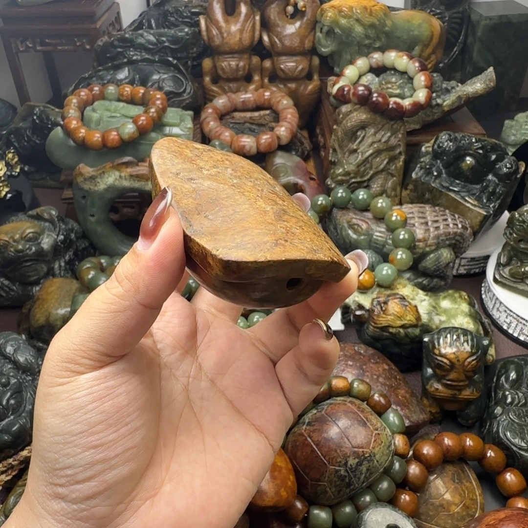 透闪石质玉未镶嵌珠宝奇石