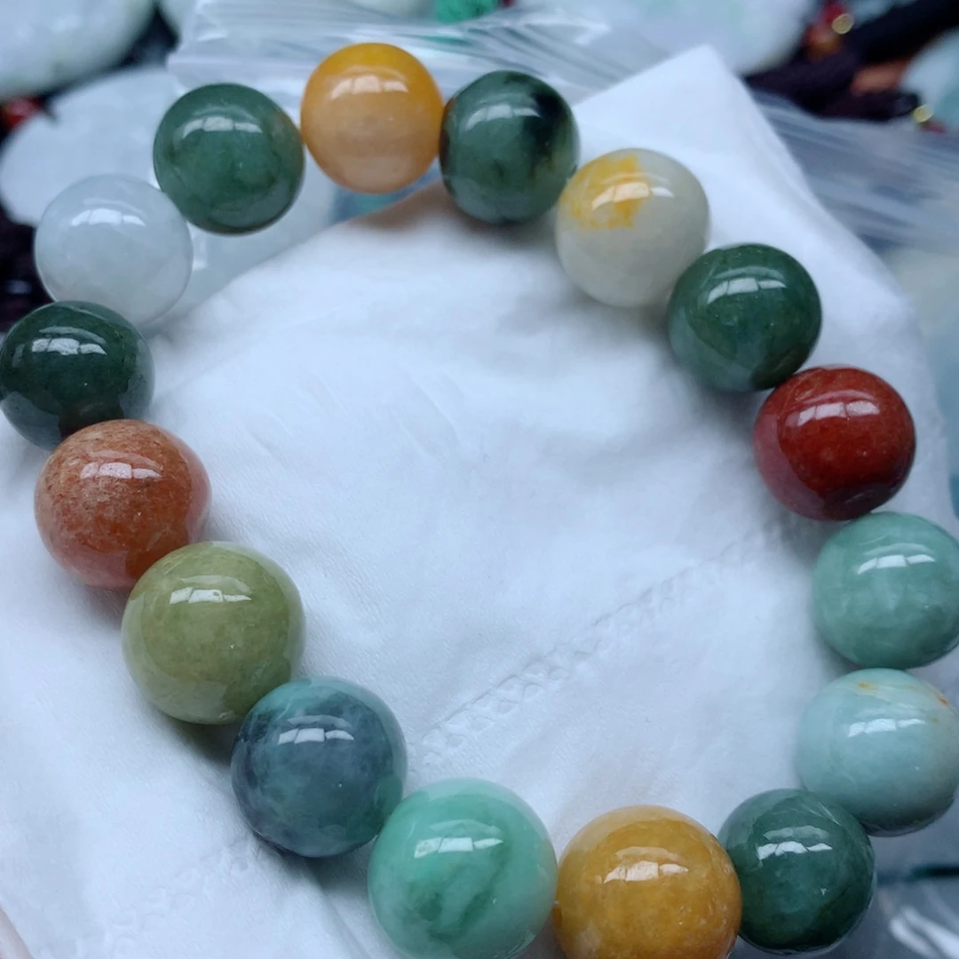 翡翠颈饰未镶嵌牌子