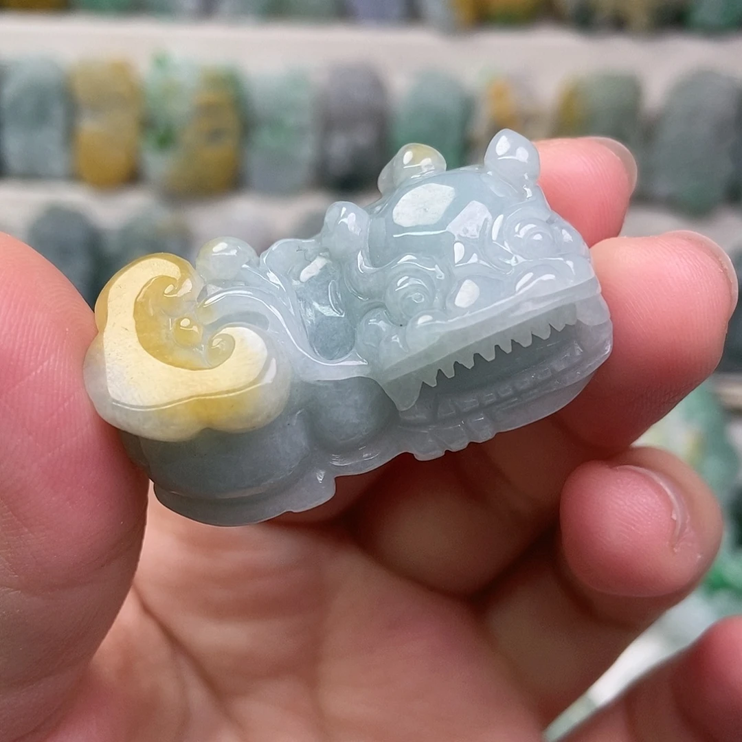 翡翠未镶嵌吊坠(赠链)