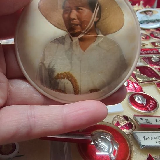 其他普通金属纪念章1111111