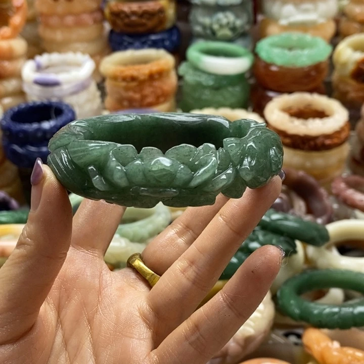 查罗石未镶嵌手镯圈口58