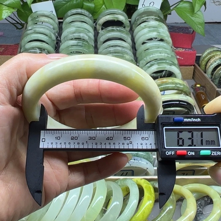 蛇纹石玉未镶嵌手镯58