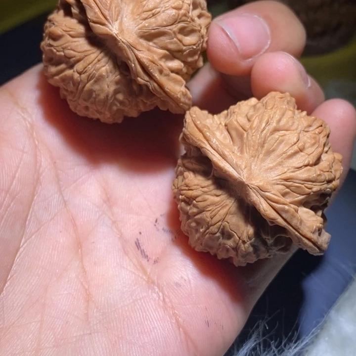 王***.文玩核桃吊坠精品课程等课程教学工作中