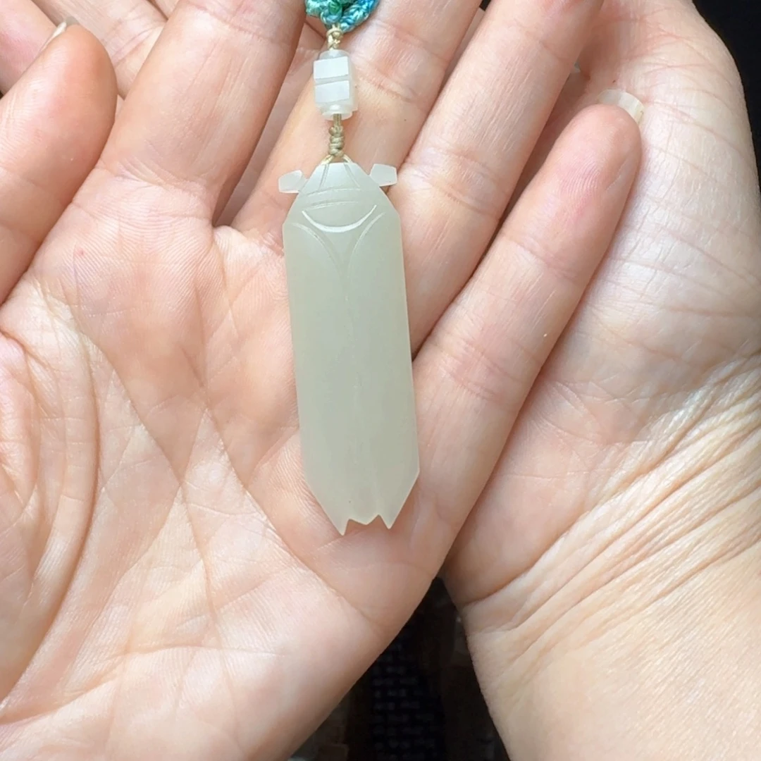 洪***凡吊坠一鸣惊人玉蝉挂件