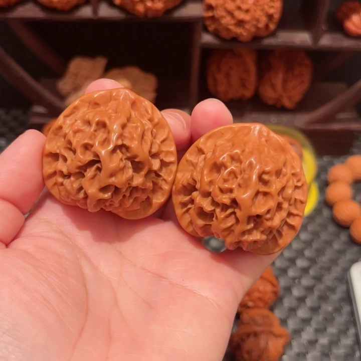 文玩核桃把件帝王