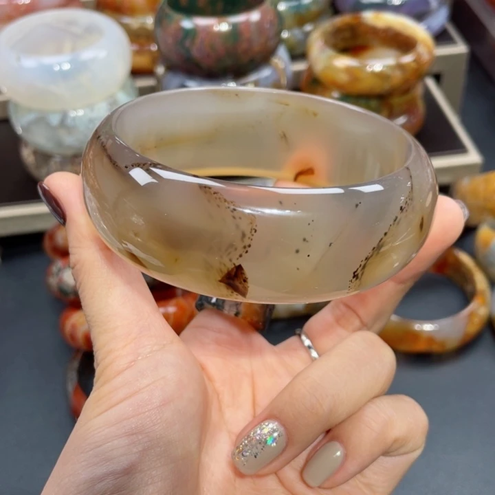 【闪购商品】手镯玛瑙/玉髓未镶嵌陈*刀73口径