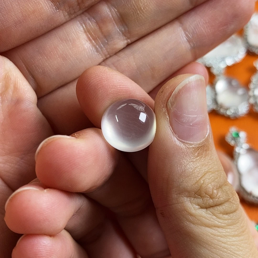 石英质玉未镶嵌颈饰