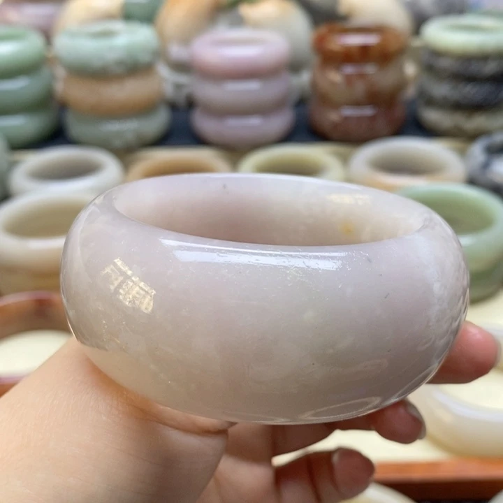 石英岩玉手镯未镶嵌