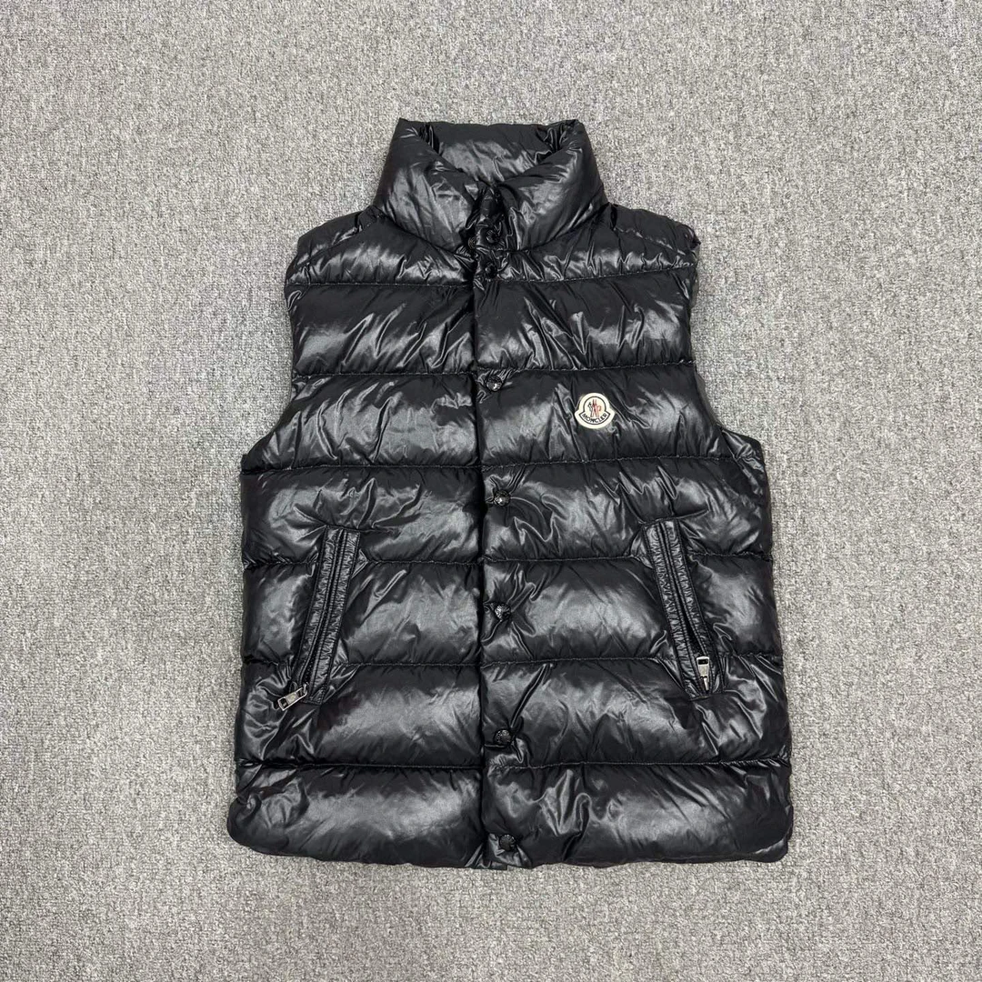 99新 MONCLER 16069444 Moncler新款黑色亮面羽绒服马甲 1码99新