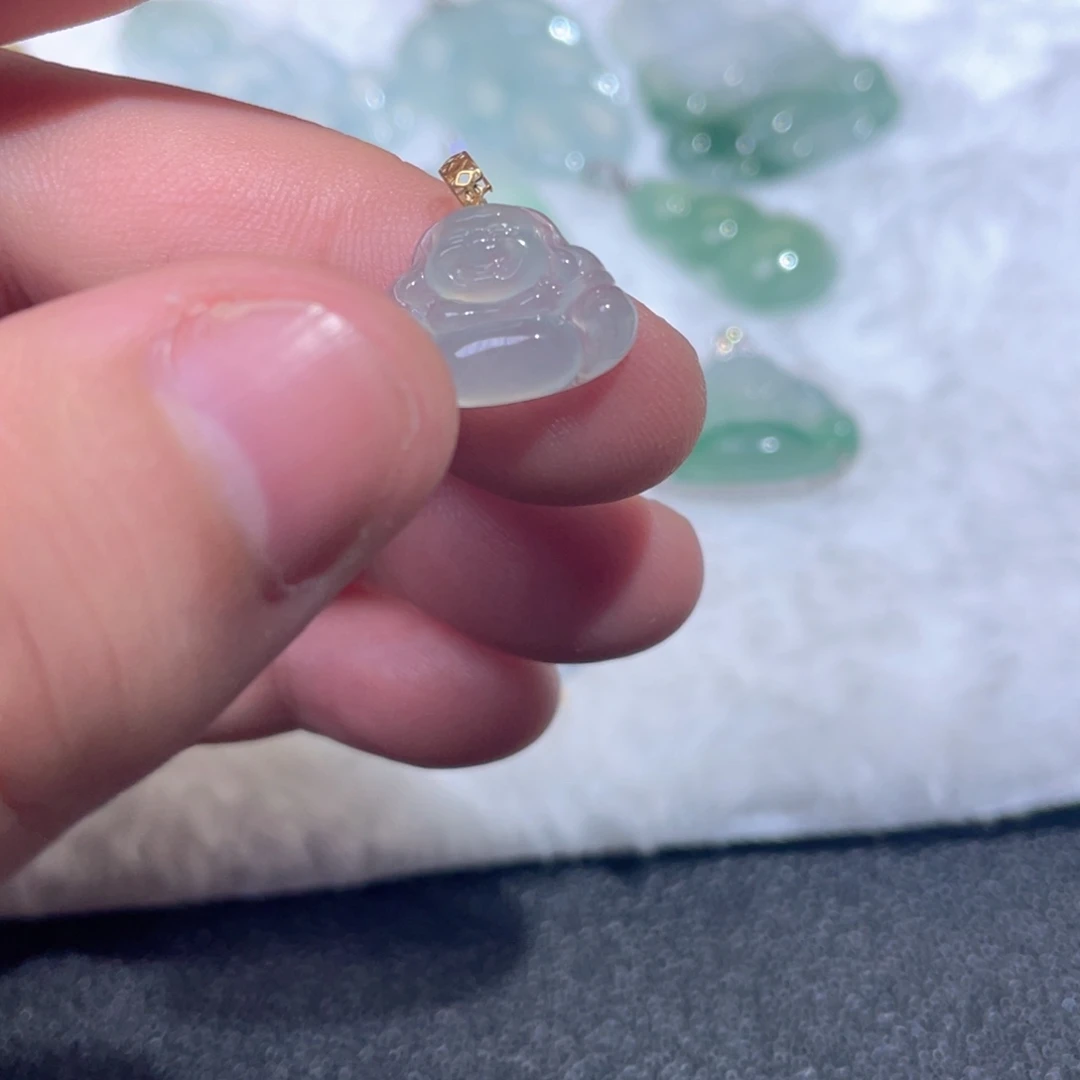 翡翠18K金镶嵌颈饰翡翠