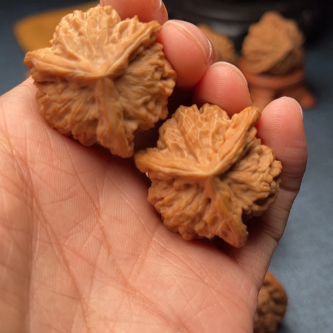 噶***得吊坠文玩核桃盘山三棱34尺WS-026
