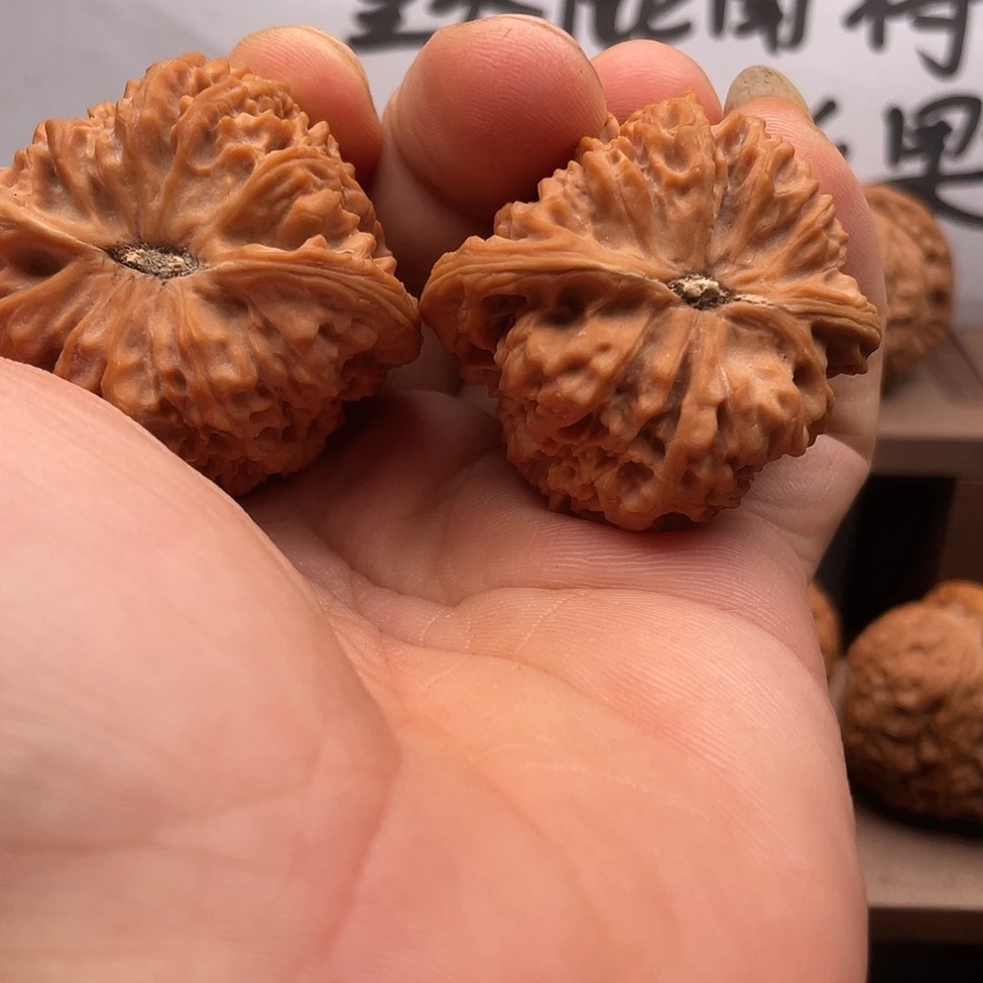 对***安吊坠文玩核桃南疆石新果全品