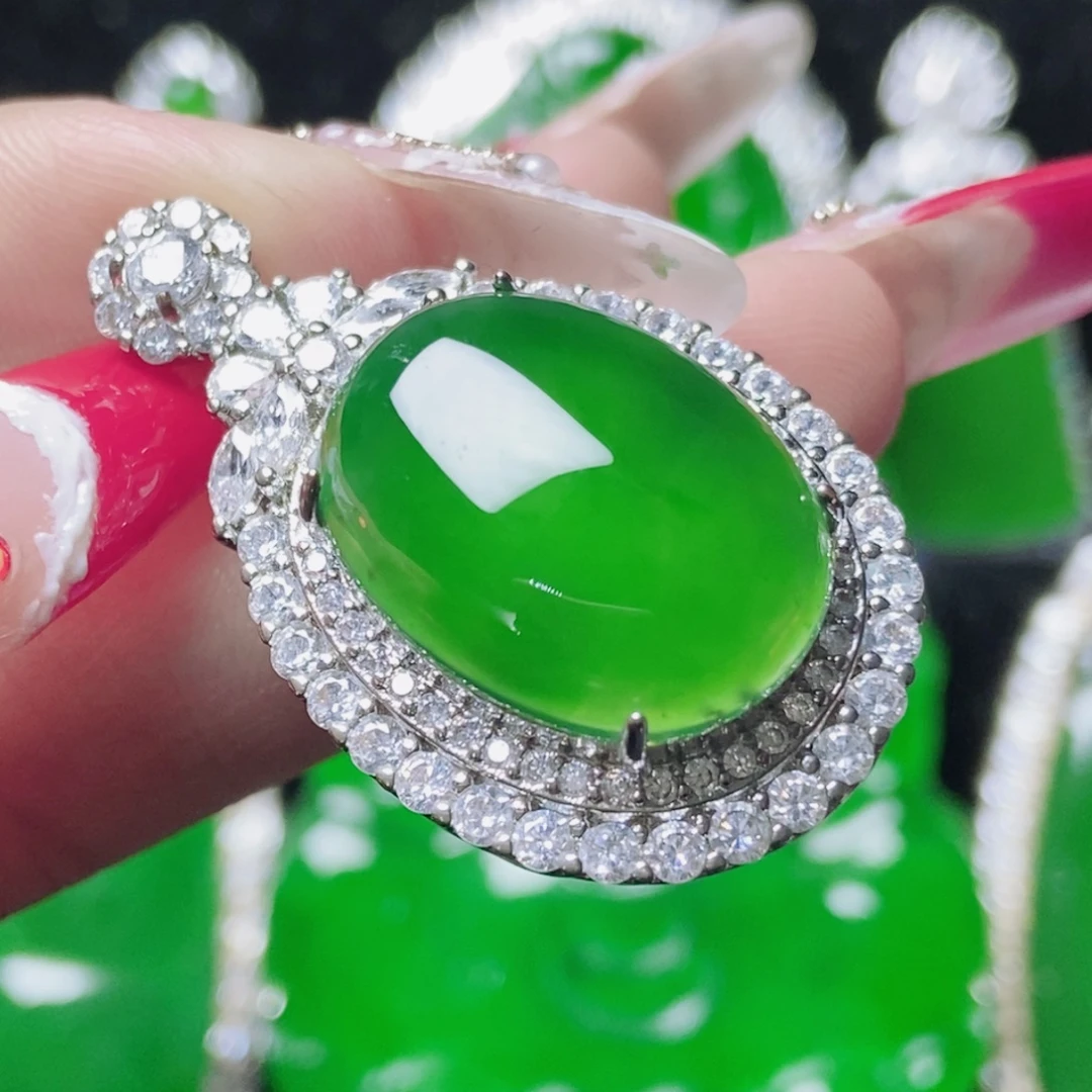 翡翠未镶嵌颈饰