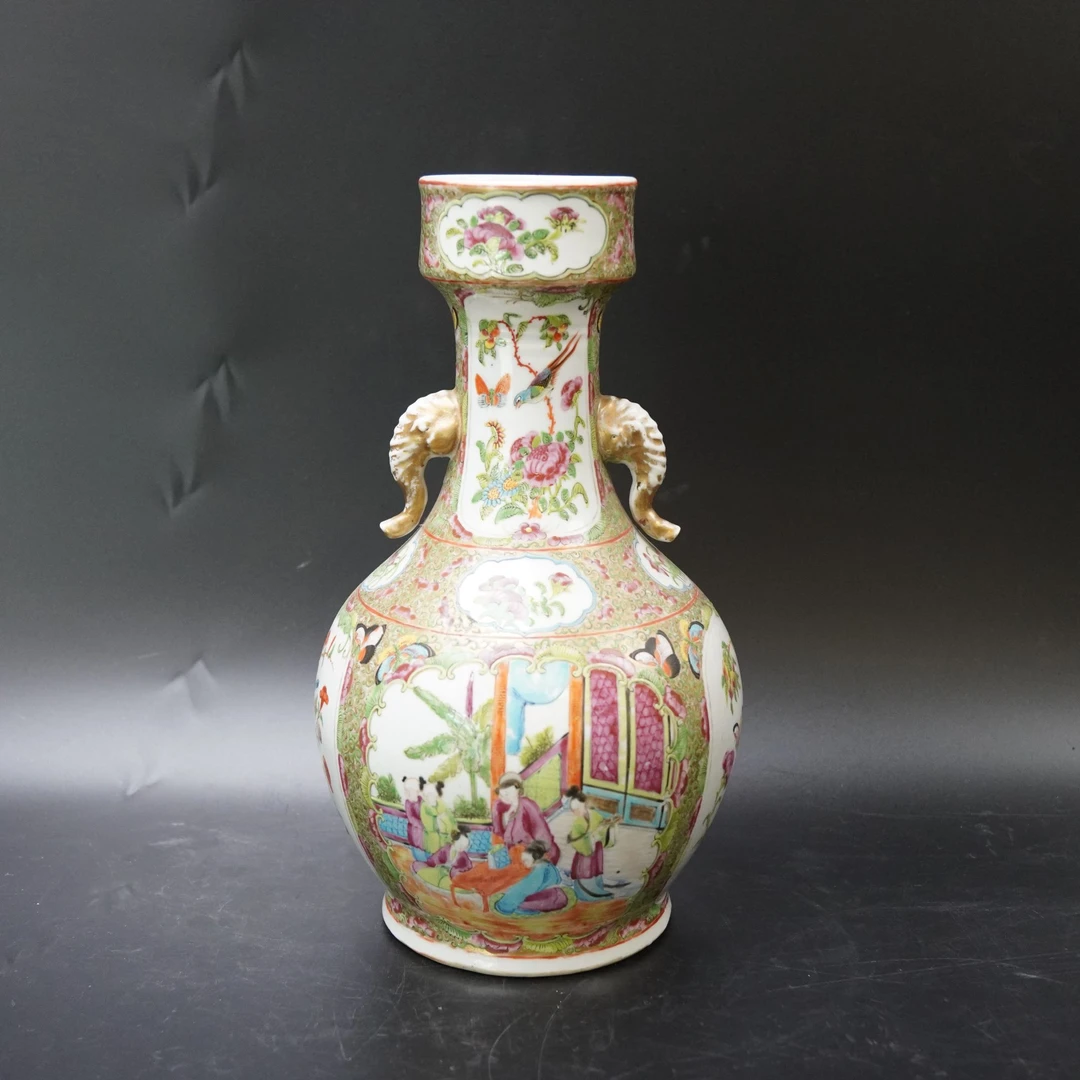 Lot.25080495清道光广彩人物花鸟纹象耳盘口瓶 高：约35.2cm