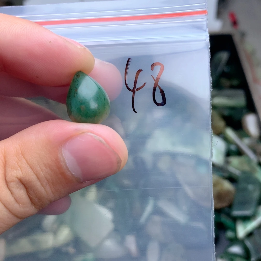 独山玉未镶嵌珠宝半成品