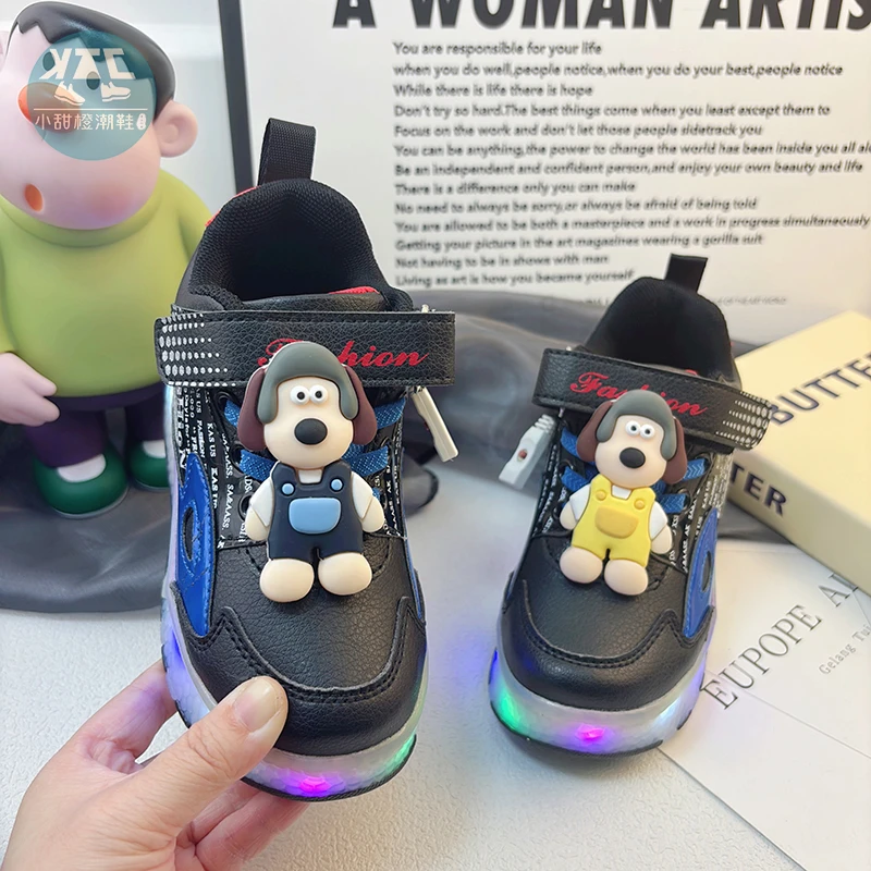 儿童黑色双轮发光轮滑暴走鞋男童女童小学生上学2025年新款黑科技