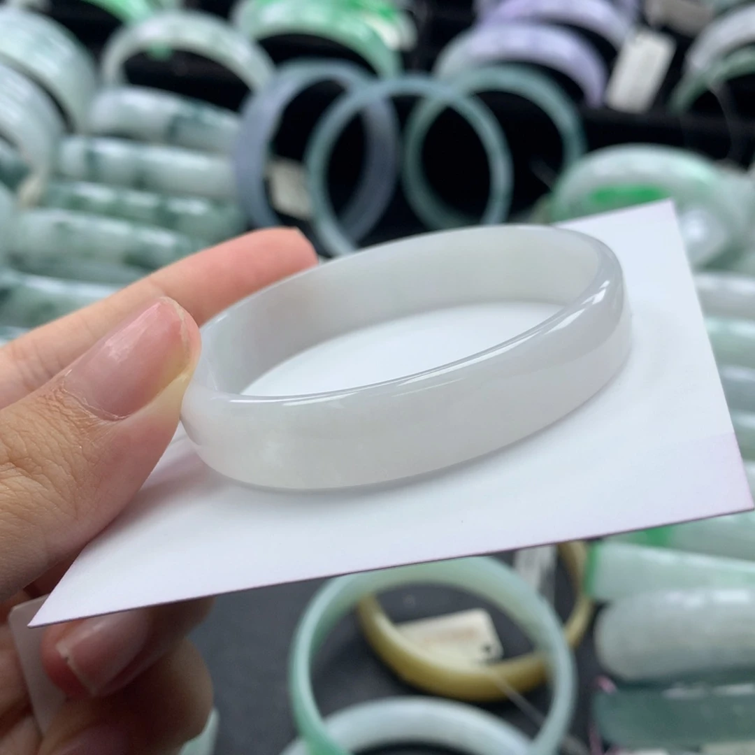 未镶嵌手镯翡翠公主