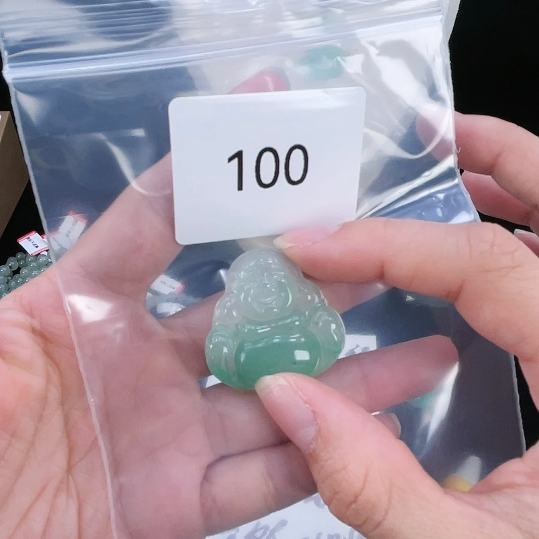 石英质玉（非洲翠）未镶嵌颈饰