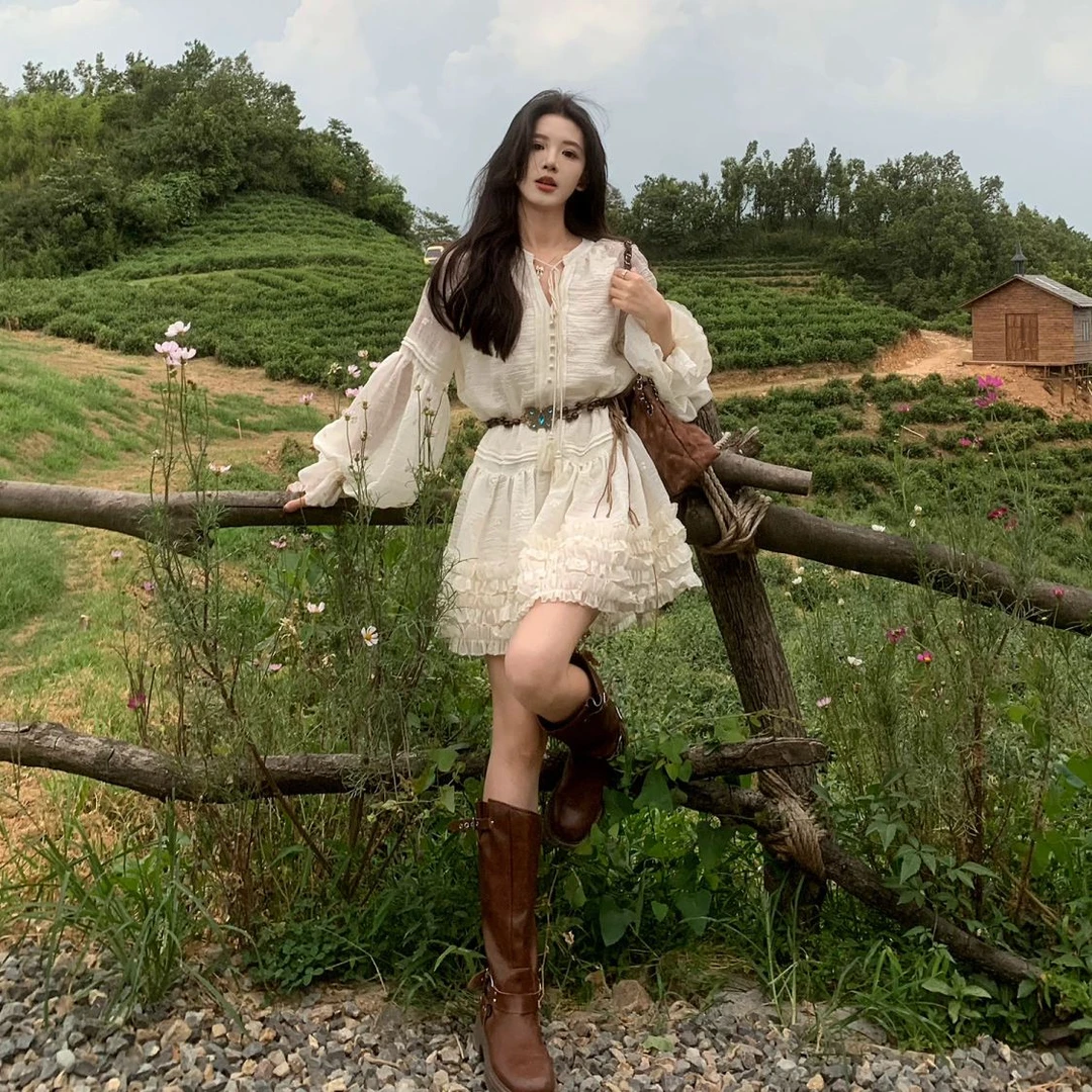 法式设计感白色女款莱蒙公路一颗甜桃氛围连衣裙长袖气质感穿秋装