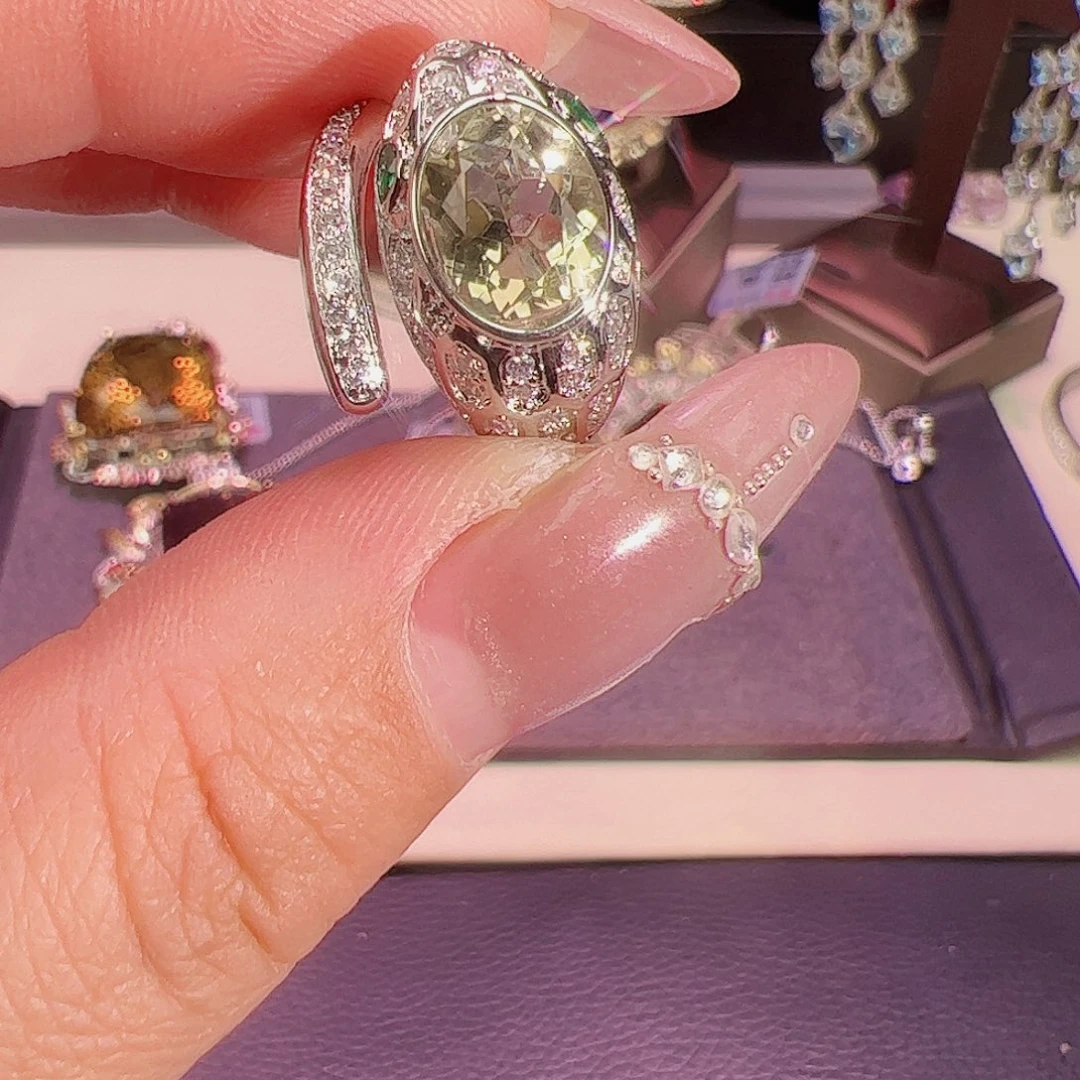 绿水晶戒指未镶嵌