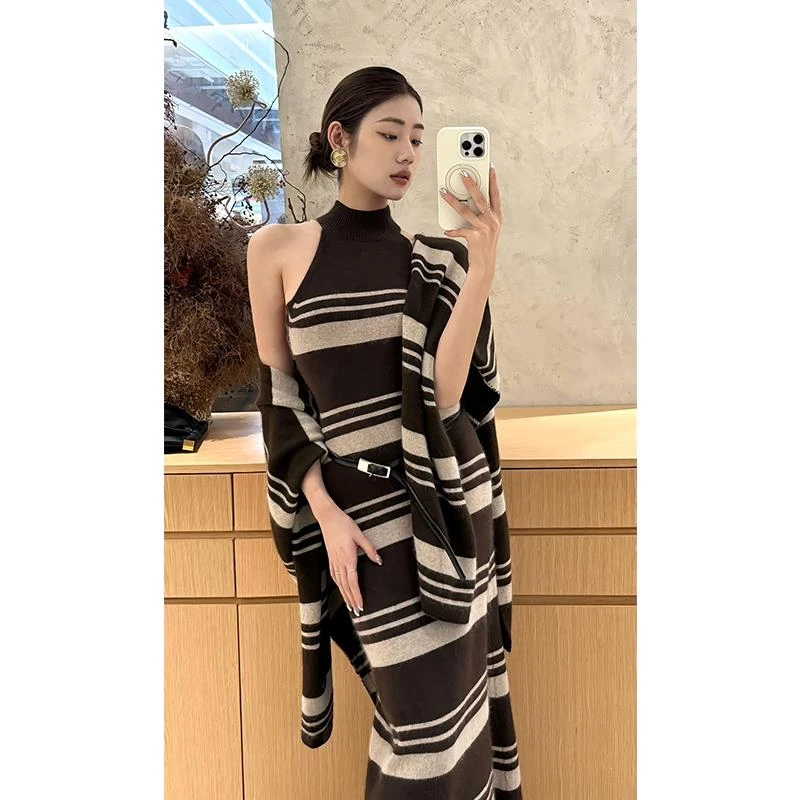 韩系早秋穿搭软糯慵懒风美拉德复古气质棕色条纹开衫背心裙套装女