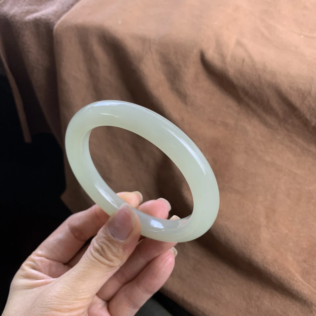 和田玉59.6圈清水色手镯，圈口59.6和田玉手镯