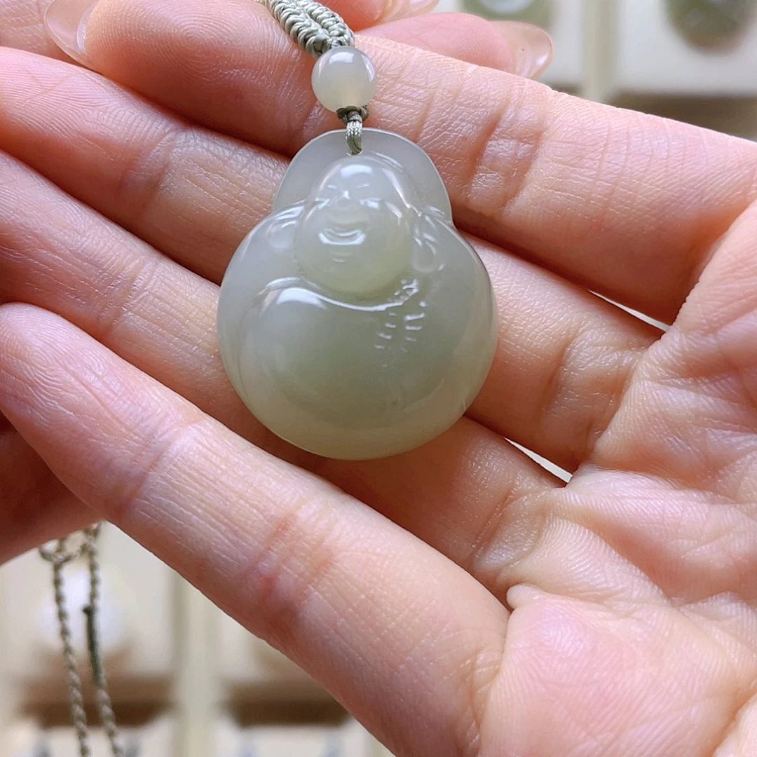 和田玉吊坠(赠链)未镶嵌不***心