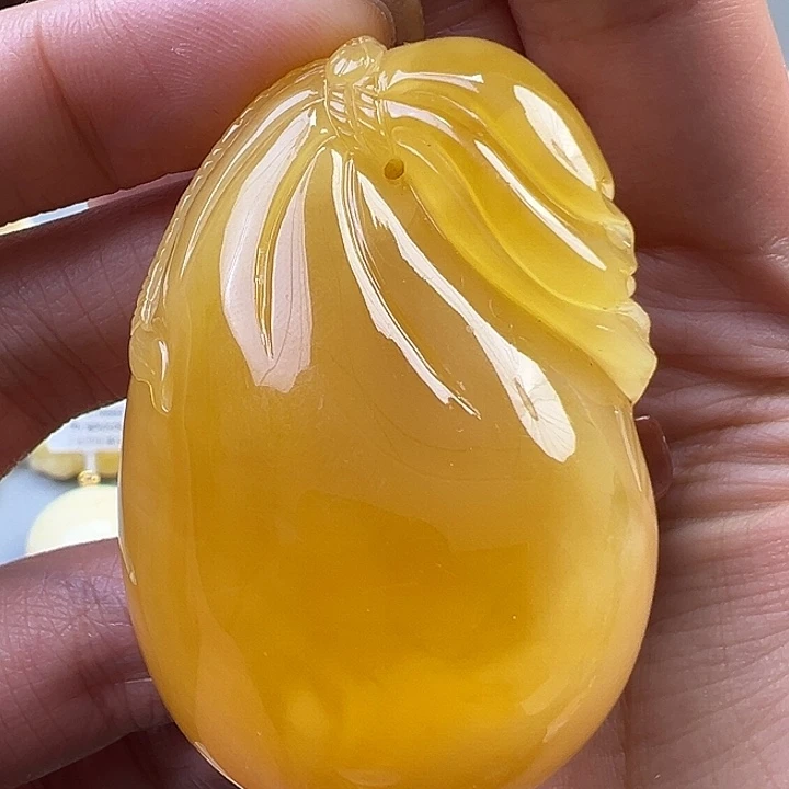 蜜蜡未镶嵌珠宝奇石