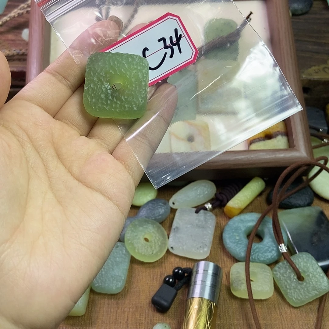 蛇纹石玉手链未镶嵌这*头