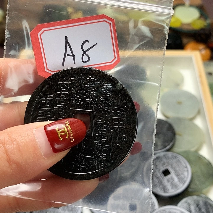 媛***芸蛇纹石玉合金颈饰