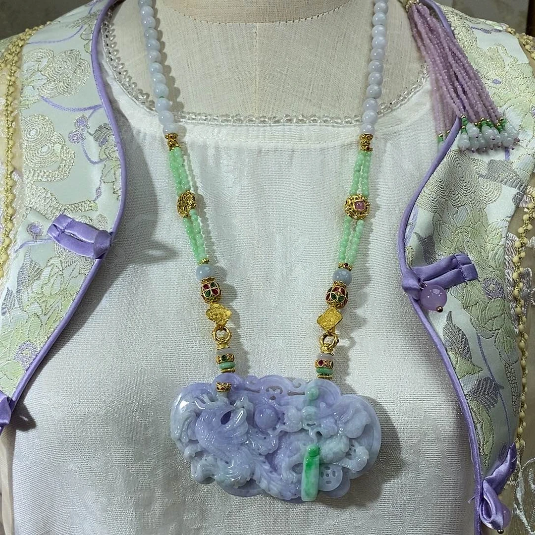 翡翠未镶嵌颈饰吊坠