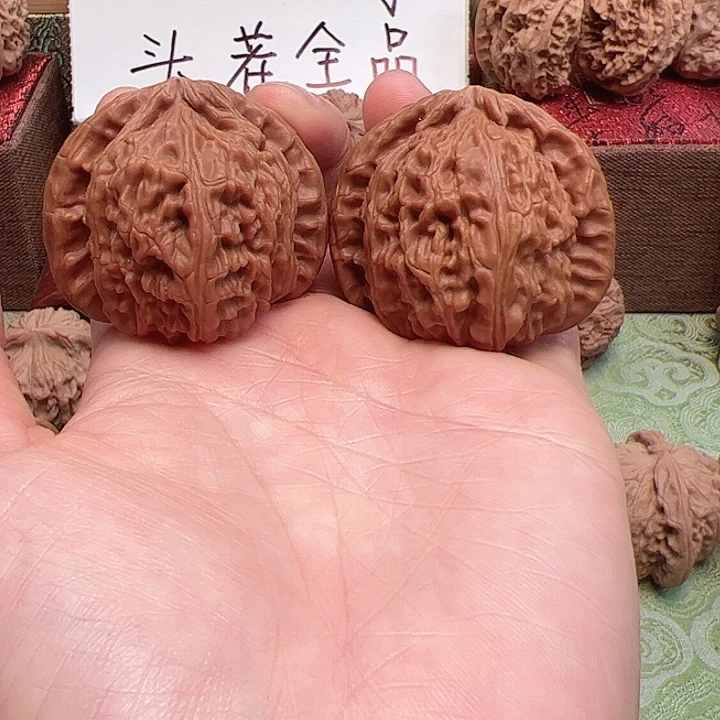 文玩核桃吊坠白狮子文玩核桃手把件