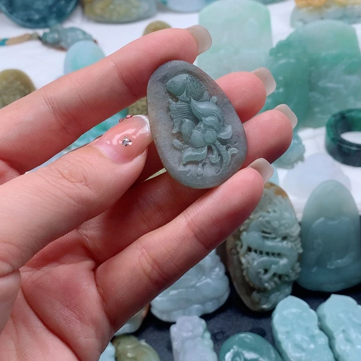 定制翡翠未镶嵌荷花鱼