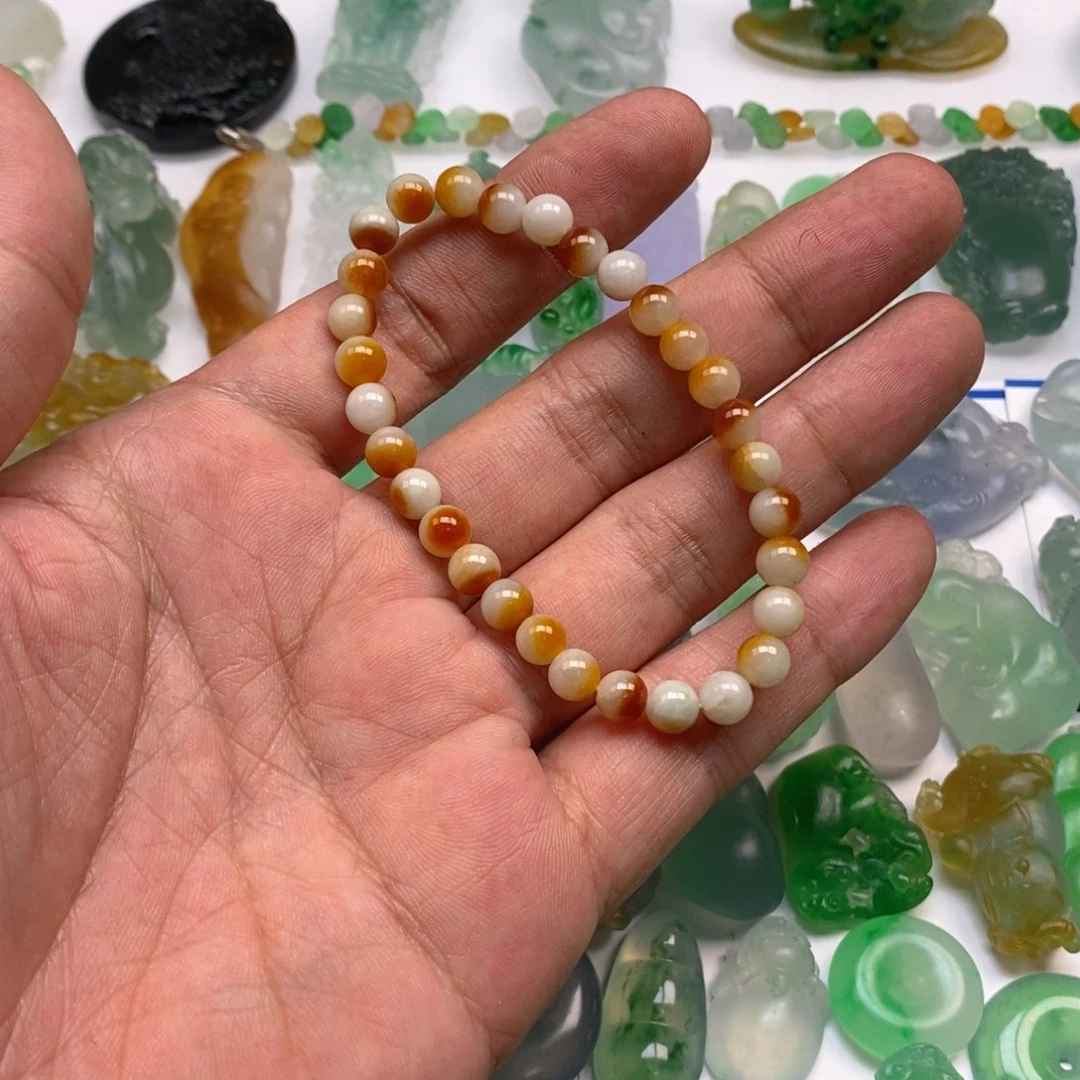 初***。翡翠未镶嵌颈饰珠子