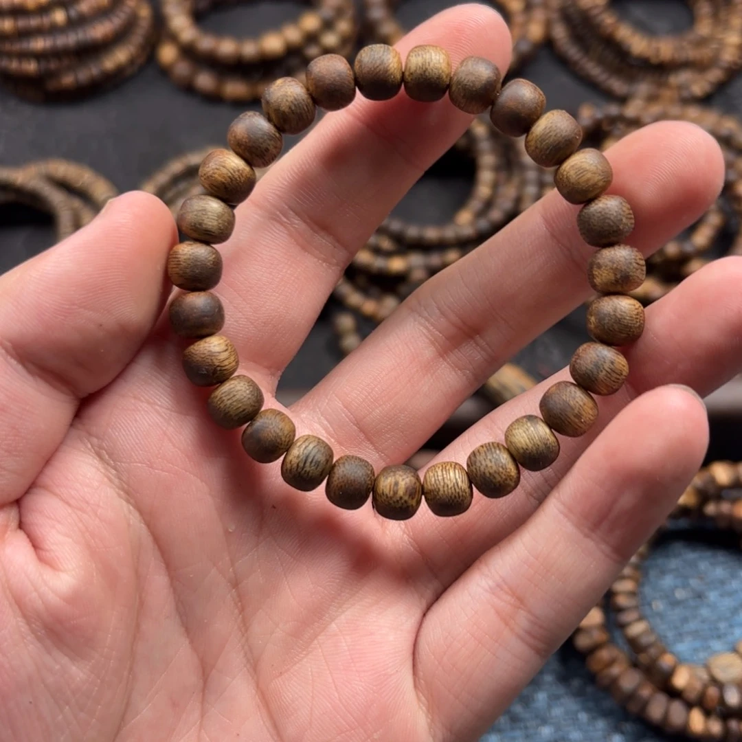 沉香手串海南莺歌绿奇楠卡8卡老形