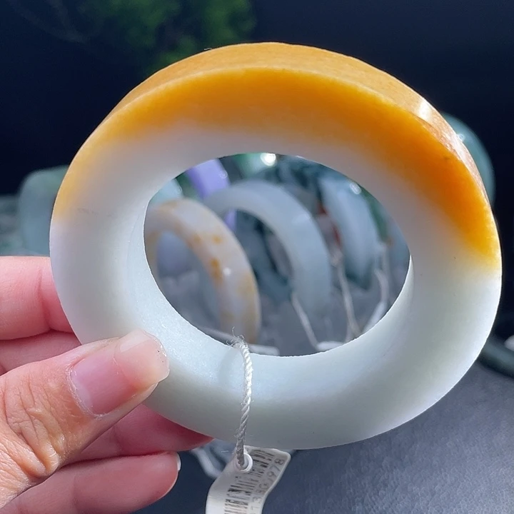 定制翡翠未镶嵌翡翠手镯