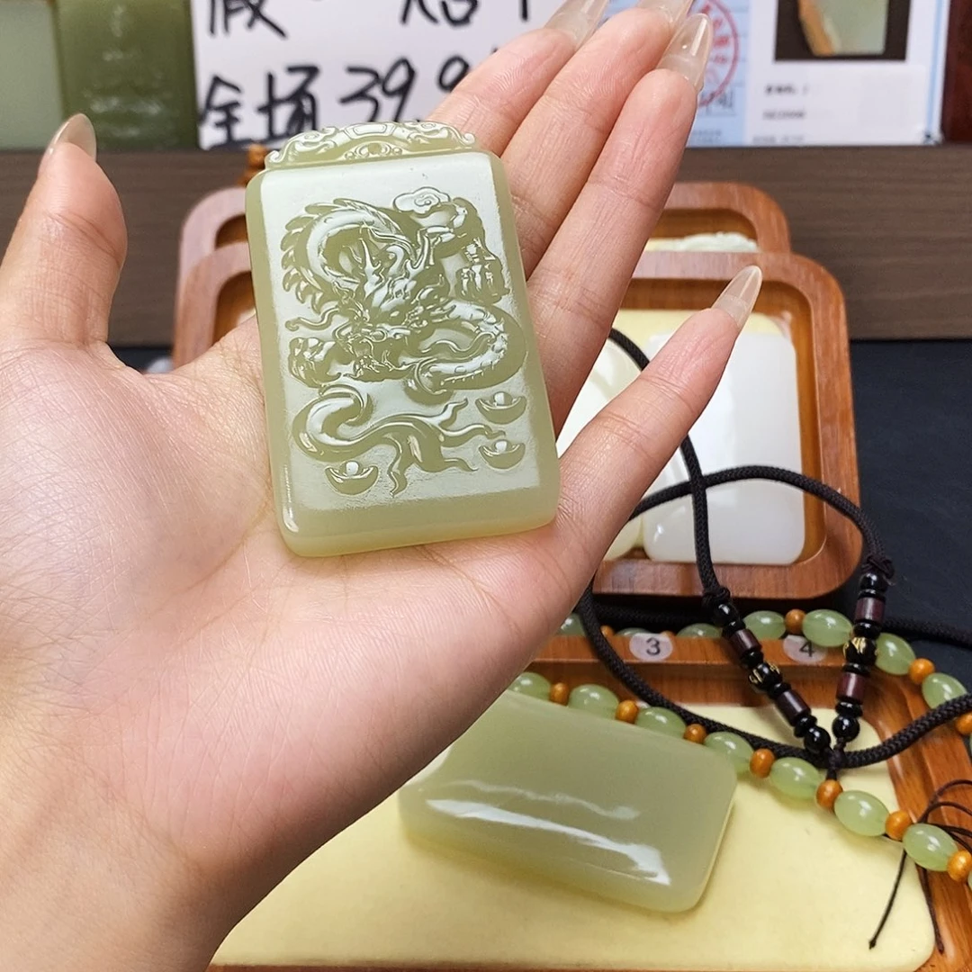 新疆昆仑山料方解石玉