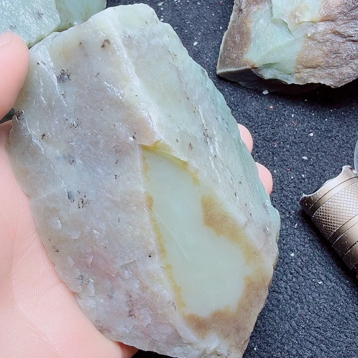 用***8未镶嵌和田玉（糖玉）珠宝半成品