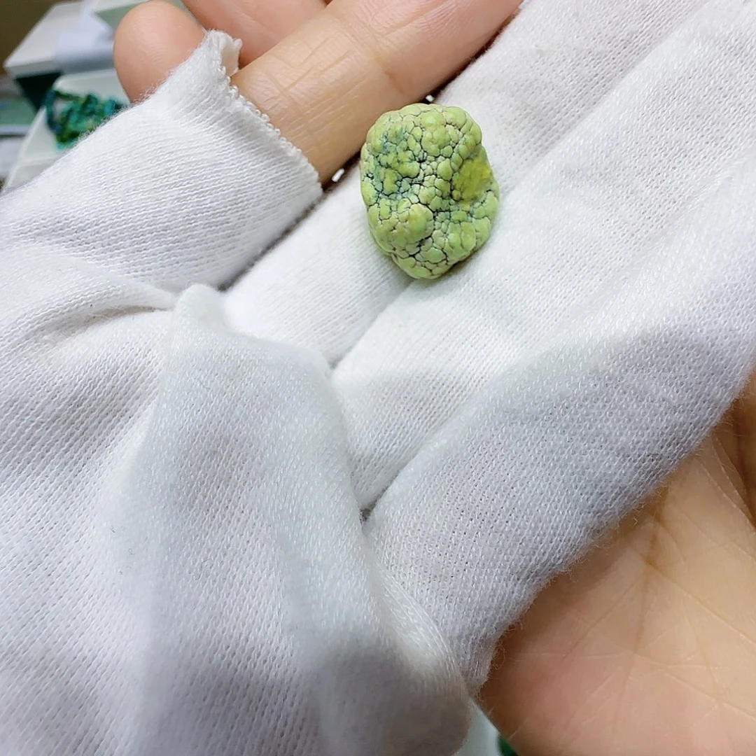 绿松石未镶嵌原矿绿松石