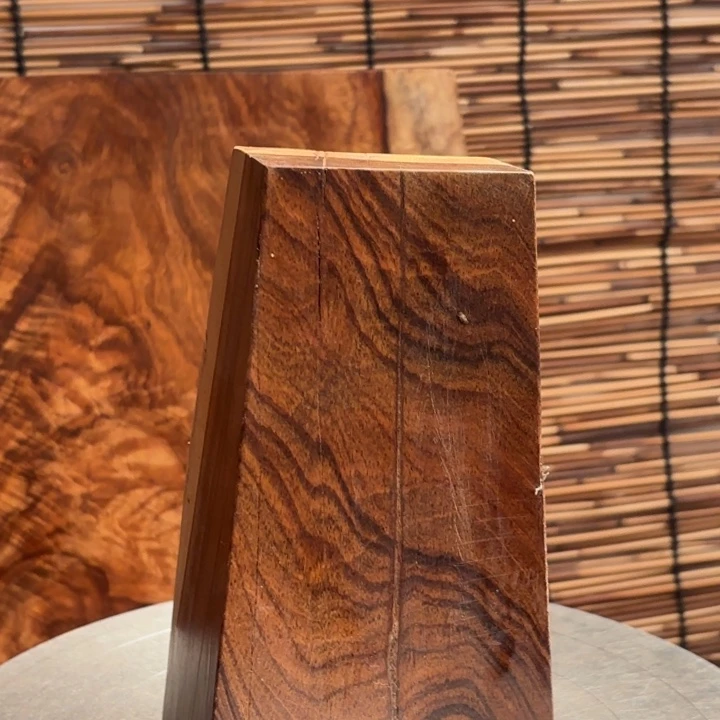 瑞***复大叶紫檀（黑酸枝木类）