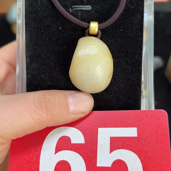 和田玉（糖玉）未镶嵌挂件