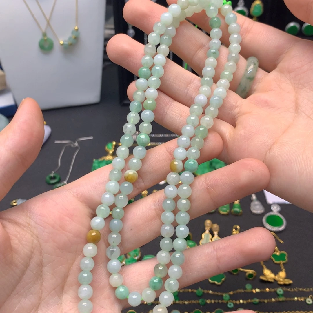 翡翠未镶嵌颈饰有纹裂