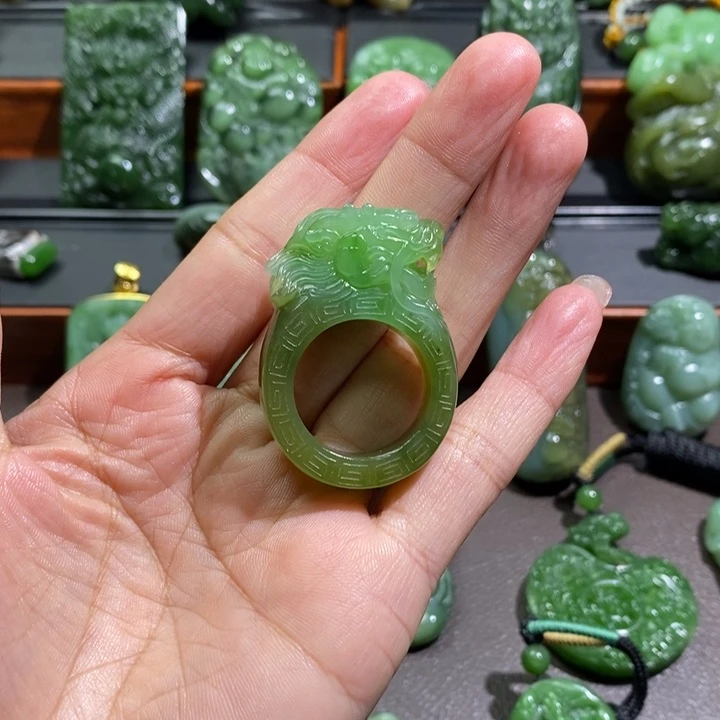 未镶嵌和田玉挂件