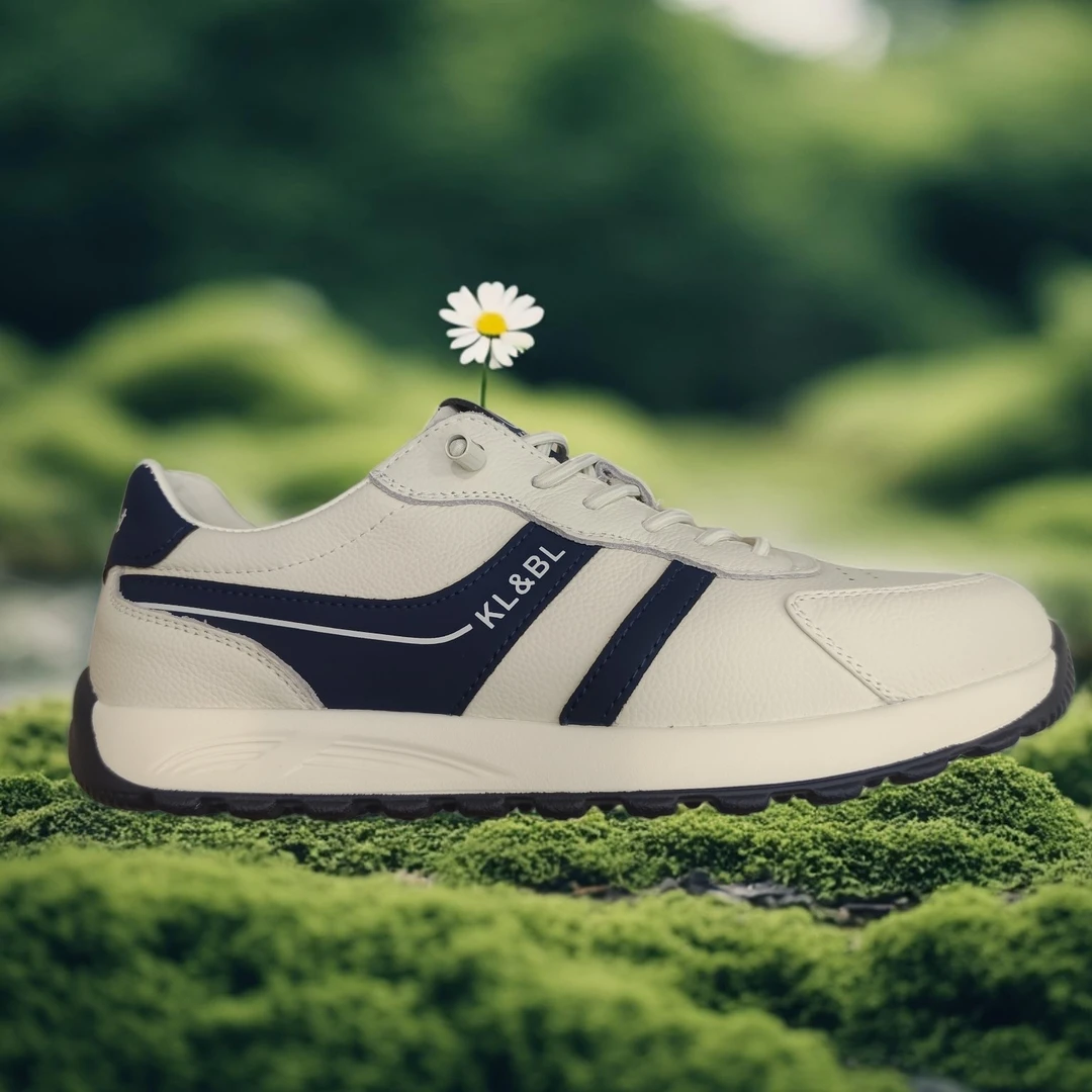 HLt25809高端男士真皮休闲鞋，鞋子轻，底子软，皮子好。按皮鞋尺码买