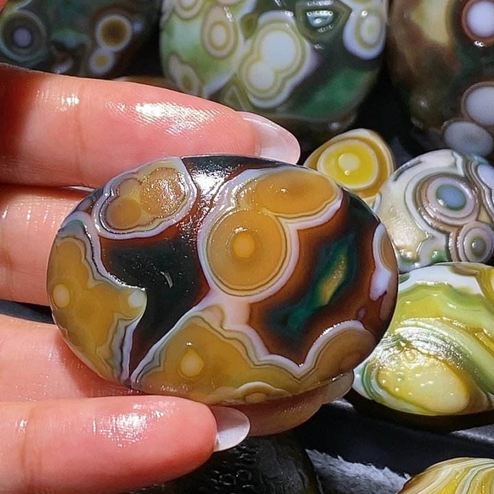 玛瑙/玉髓未镶嵌珠宝奇石58