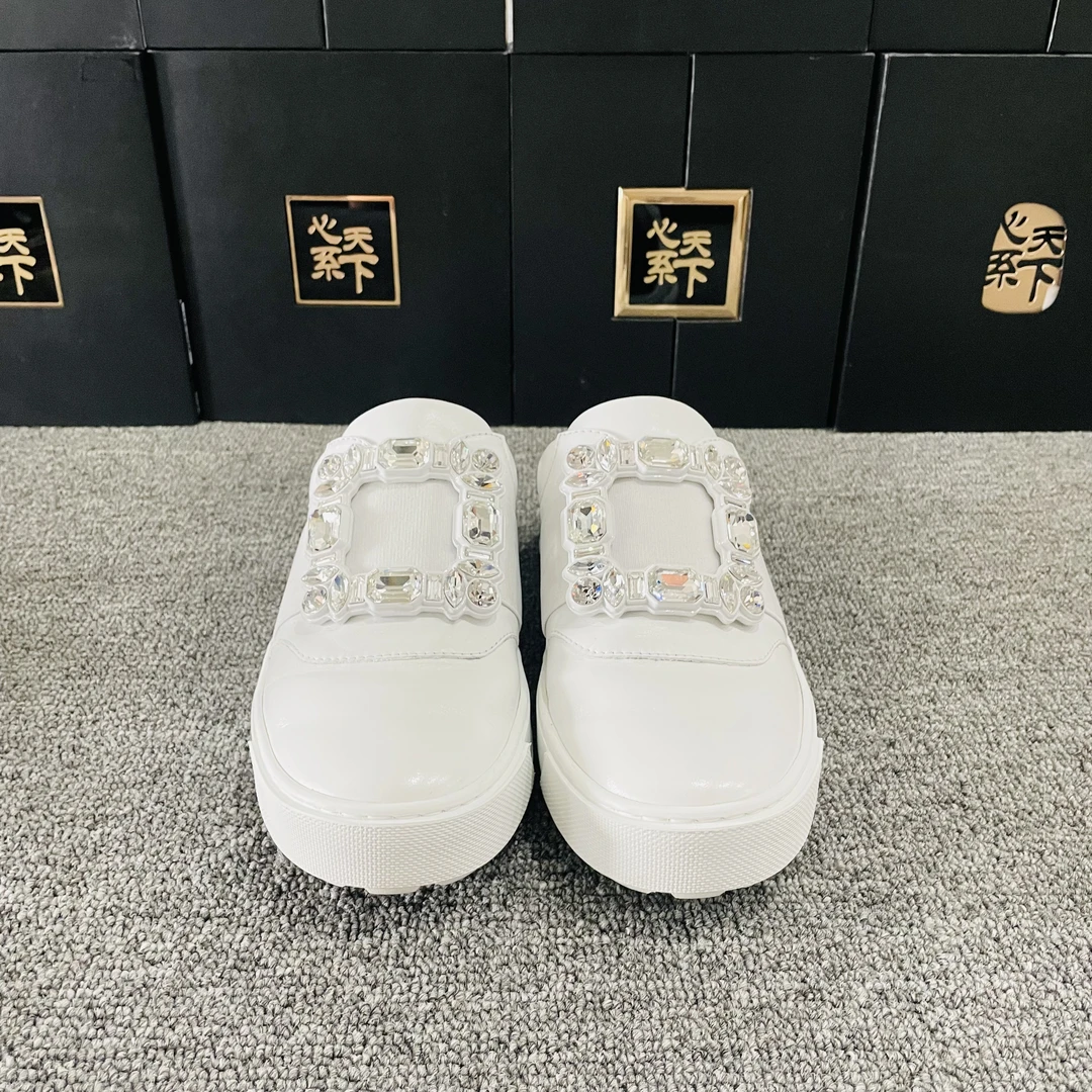 99新 Roger Vivier/罗杰·维威耶 水钻方扣平底鞋37.5码ysc1071