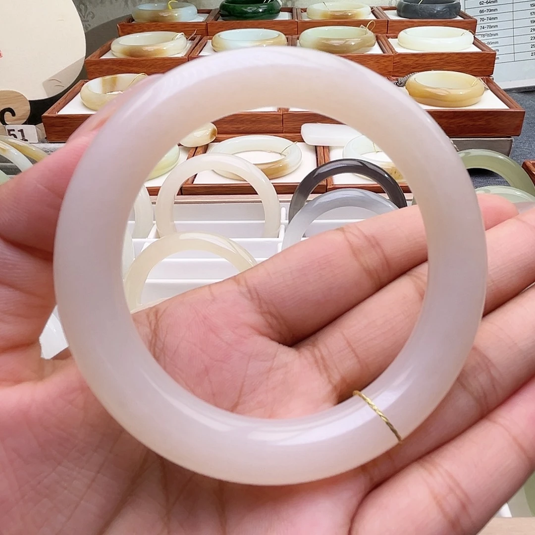 和田玉手镯未镶嵌56.6