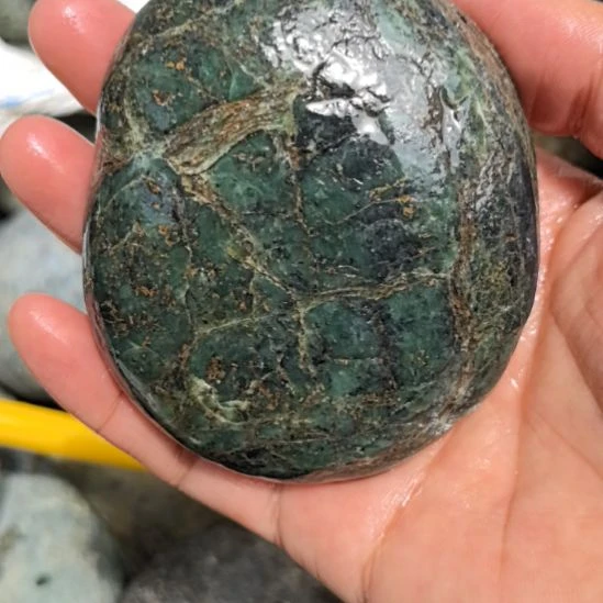 品***]有机玻璃藏玉药王石原石手把件一个