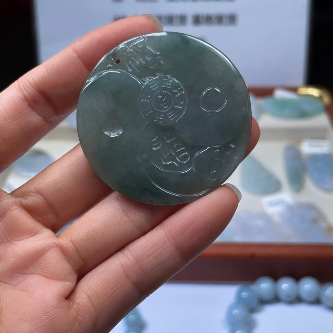 翡翠未镶嵌颈饰翡翠31