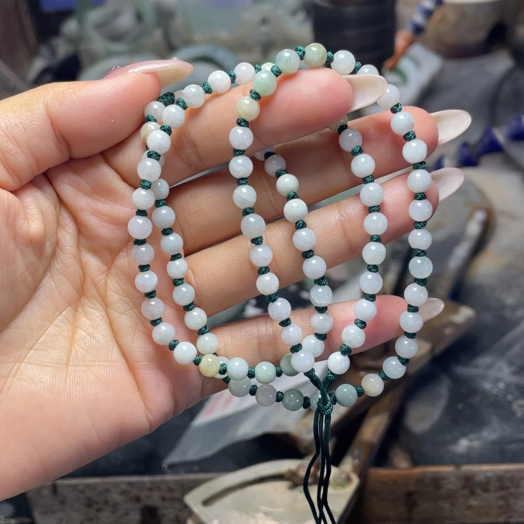 颈饰未镶嵌翡翠多样性